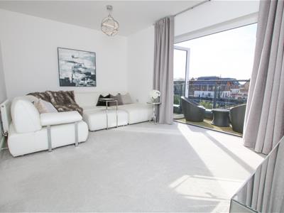 MARINA FACING LOUNGE